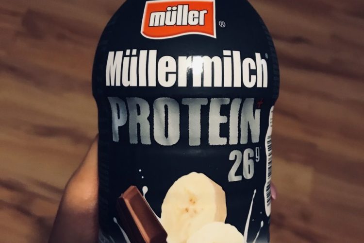 Mullermilch-protein-czekoladowo-bananowy